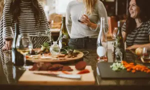 Outfit para cena de noche mujer: elegancia sin esfuerzo para brillar