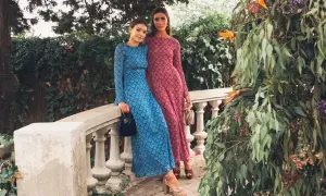 Vestidos o monos para graduación: elige el atuendo perfecto y elegante
