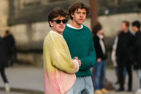 Outfit jersey verde hombre: combina con estilo y evita errores comunes