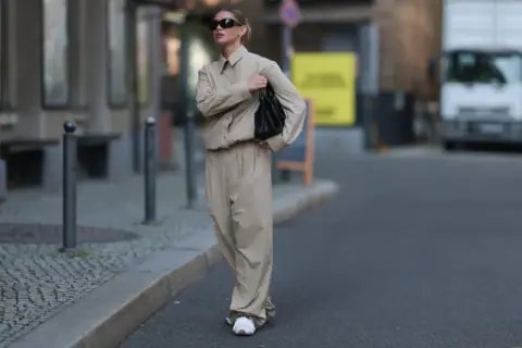 Los mejores pantalones tiro alto que estilizan tu figura y son tendencia