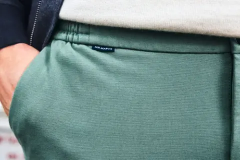 Pantalones elásticos hombre: comodidad y estilo para tu día a día