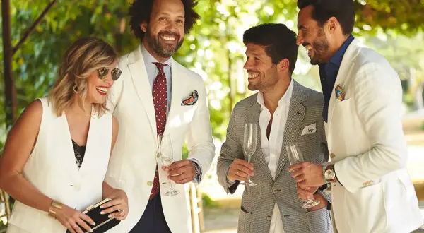 Los mejores outfits bautizo hombre: elegancia y comodidad para el evento