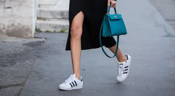 Con qué zapatos usar vestido largo para brillar en cualquier ocasión