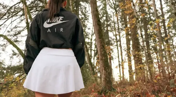 Las mejores faldas tenista Nike que no querrás perderte